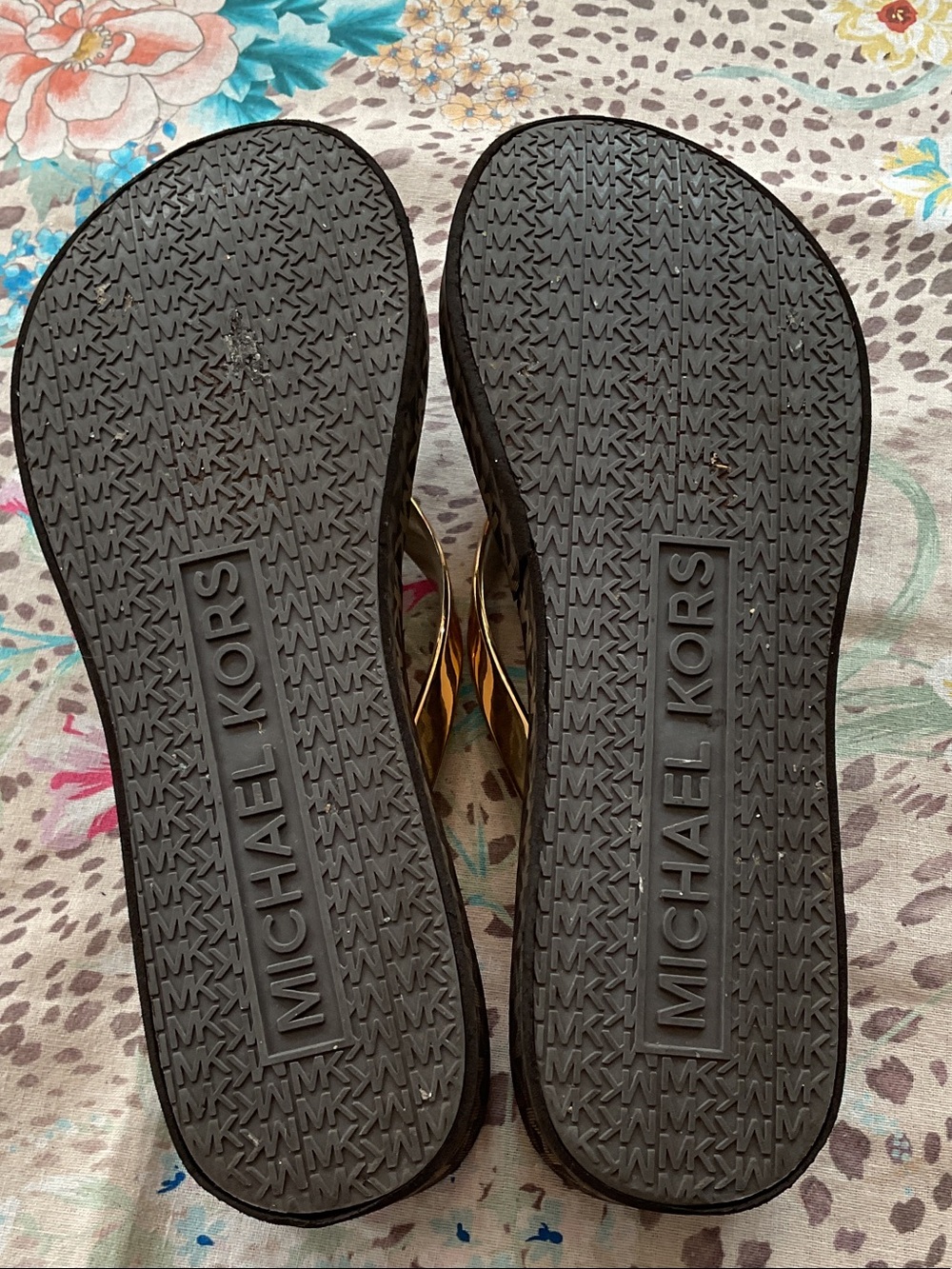 Michael Kors Brown Monogram Flip Flop Sandals with Gold Logo - Picture 7 of 8